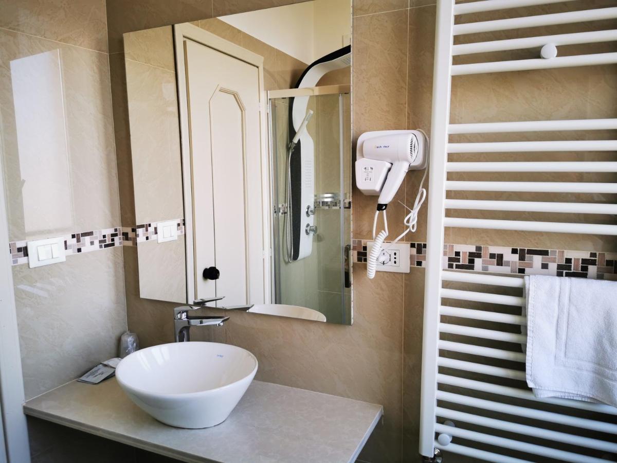 New Alexander Hotel Genoa Ngoại thất bức ảnh