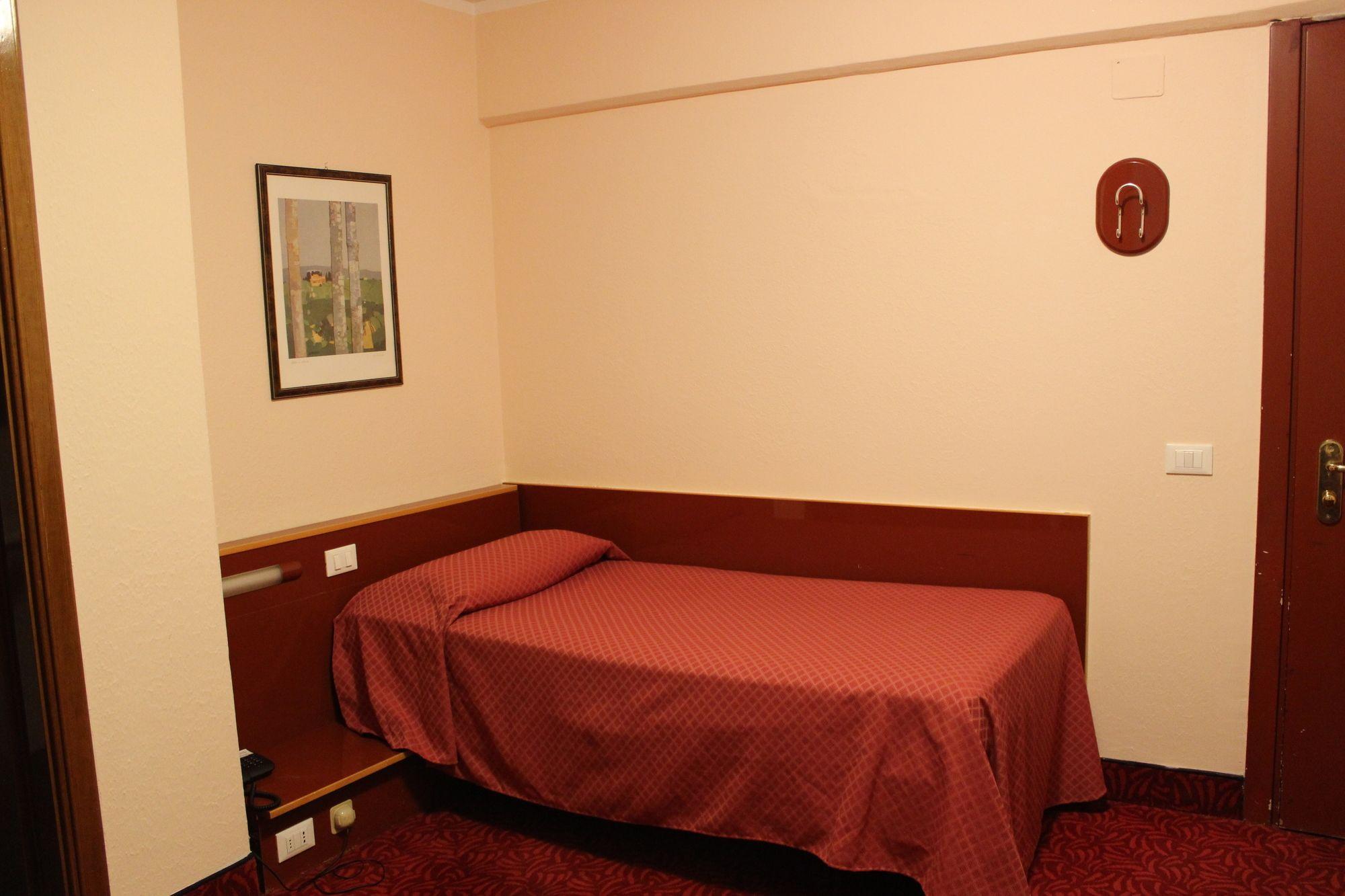 New Alexander Hotel Genoa Ngoại thất bức ảnh