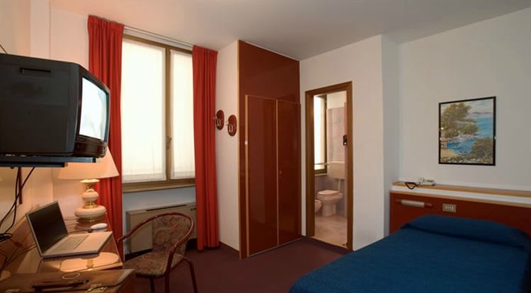 New Alexander Hotel Genoa Ngoại thất bức ảnh
